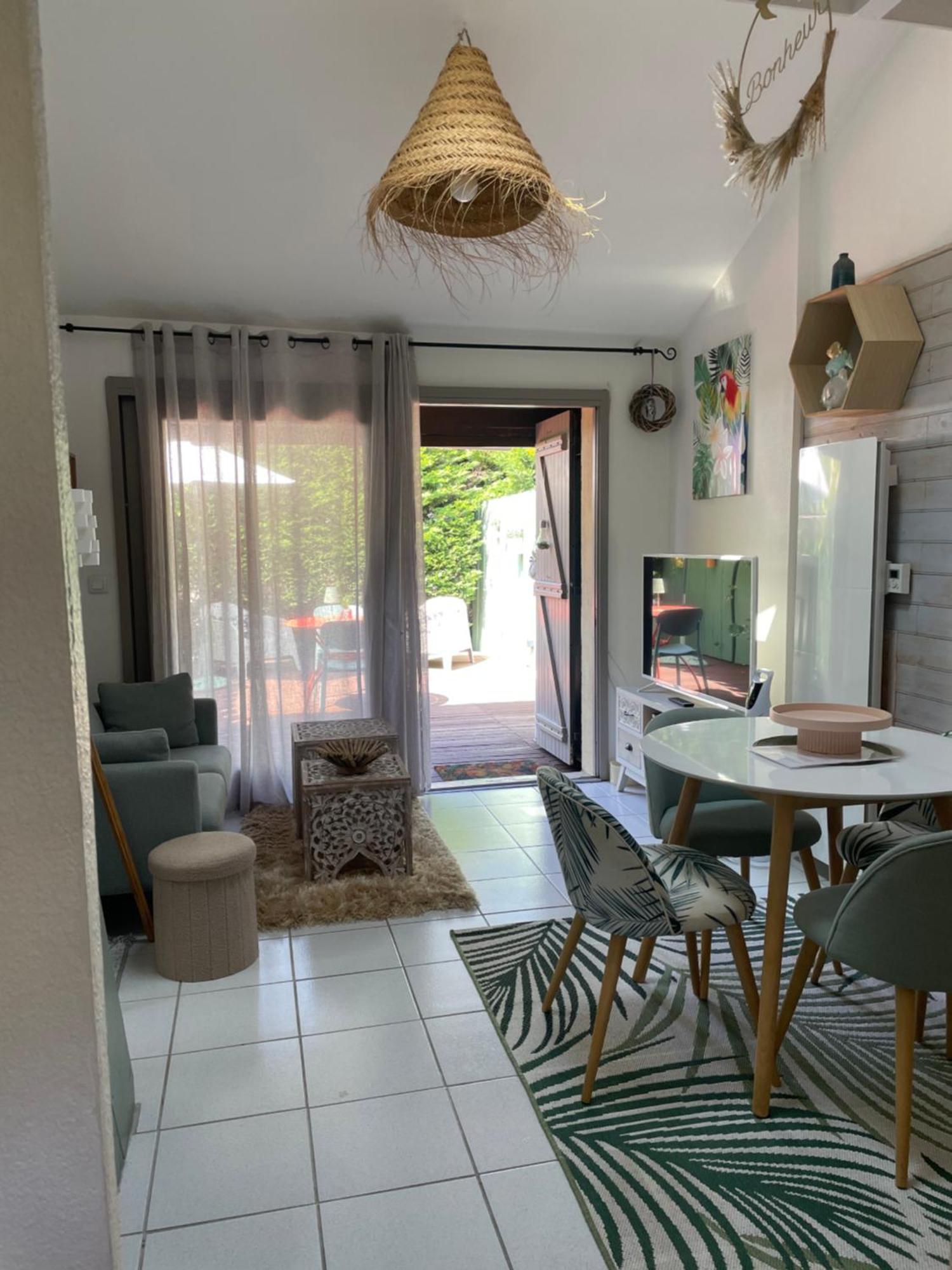 Jolie Maison Au Golf Lacanau Buitenkant foto